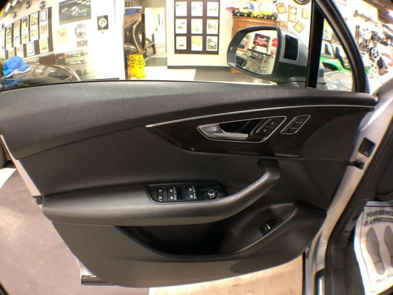 Audi Q7 * quattro Premium Plus * CARFAX * ЦЕНА ДО БГ, снимка 17 - Автомобили и джипове - 53210371