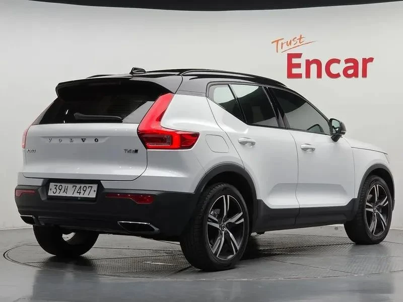 Volvo XC40, снимка 2 - Автомобили и джипове - 56723984