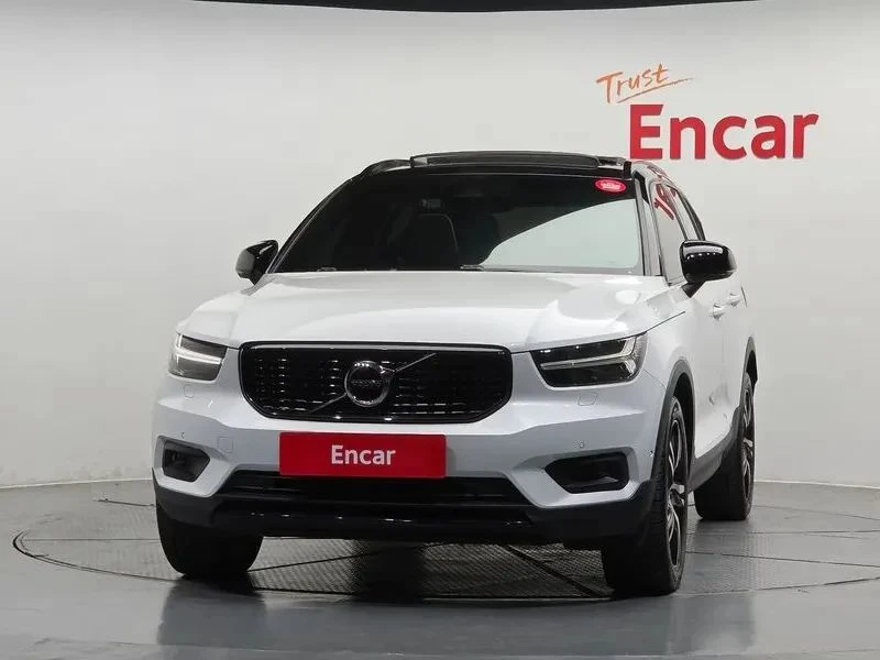 Volvo XC40, снимка 3 - Автомобили и джипове - 56723984