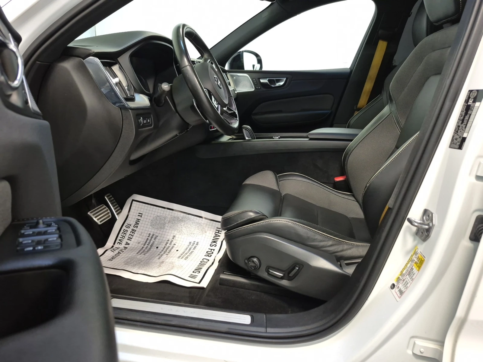 Volvo XC60 AWD * CARFAX * АвтоКредит * Цена до България*  - изображение 8