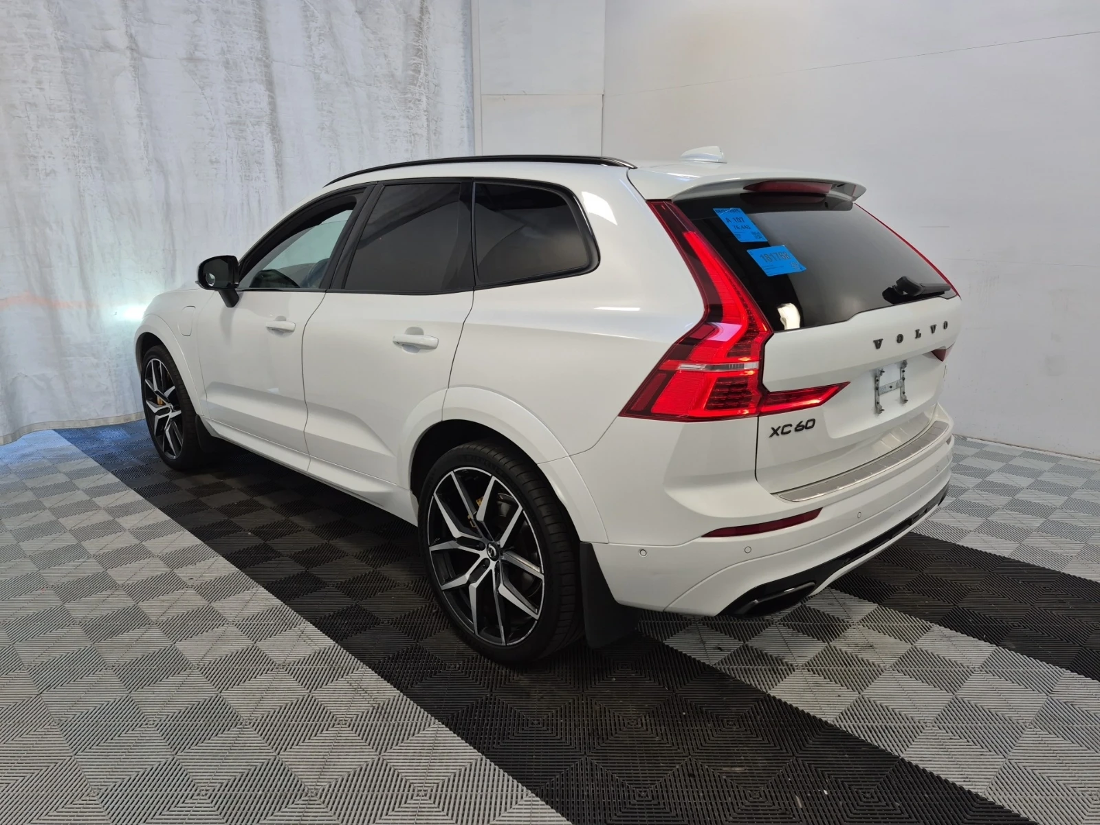 Volvo XC60 AWD * CARFAX * АвтоКредит * Цена до България*  - изображение 4