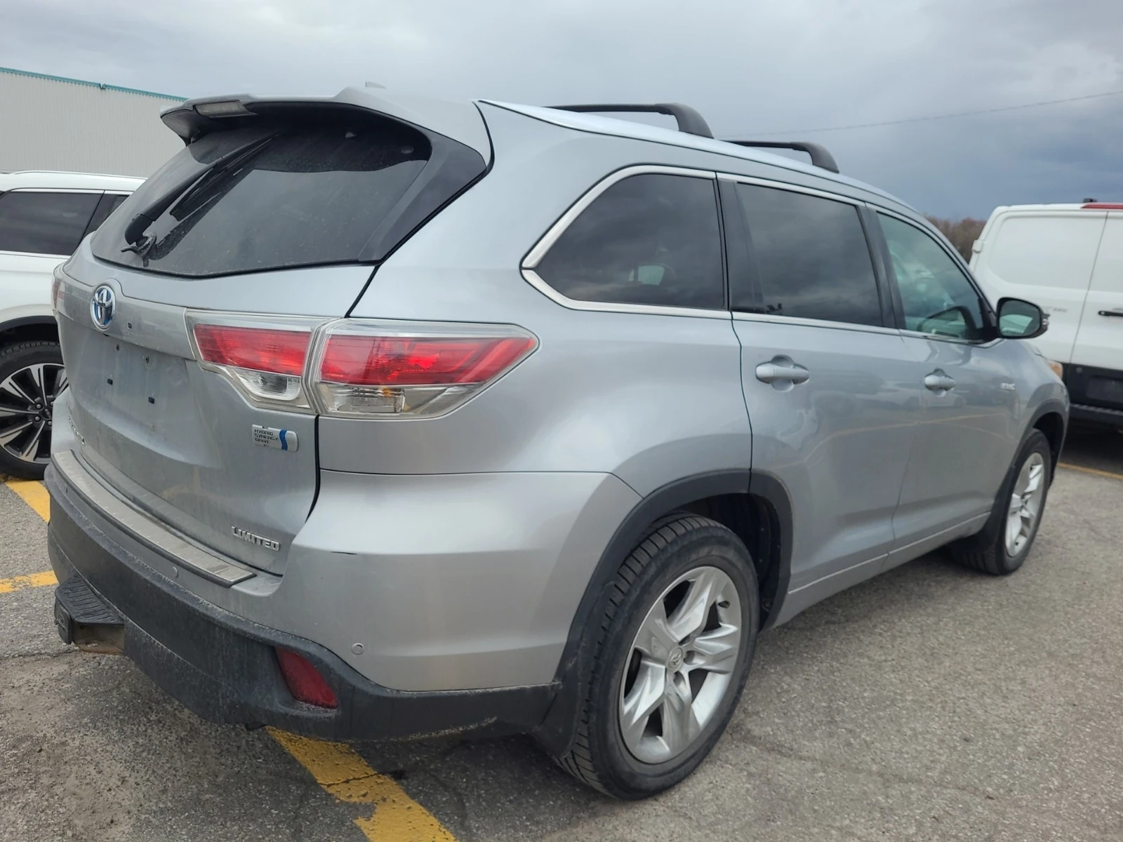 Toyota Highlander HYBRID LIMITED * JBL * 7 МЕСТА * CARFAX * , снимка 3 - Автомобили и джипове - 54487892