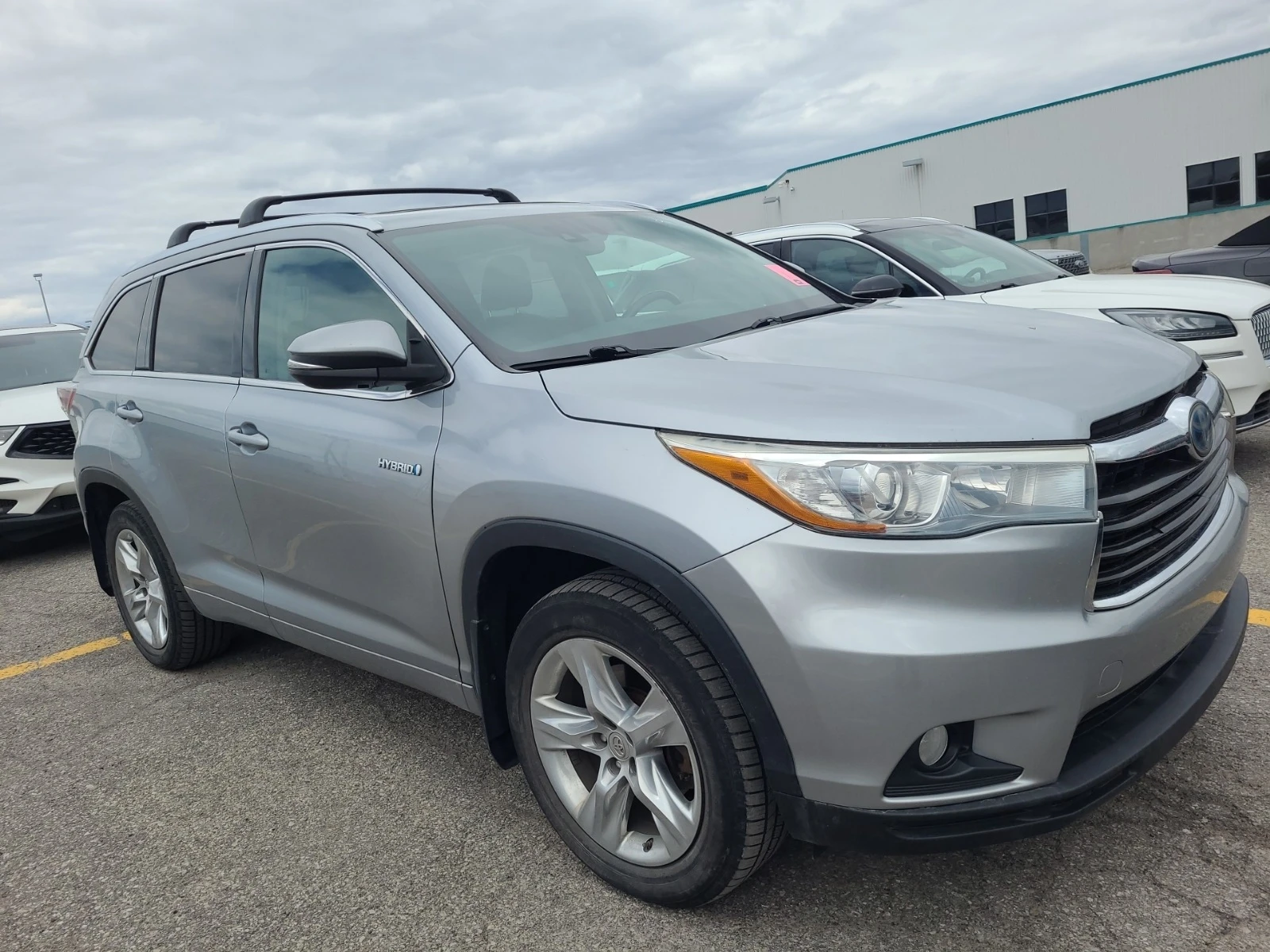 Toyota Highlander HYBRID LIMITED * JBL * 7 МЕСТА * CARFAX * , снимка 2 - Автомобили и джипове - 54487892
