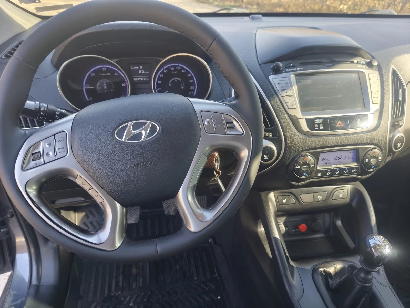 Hyundai IX35, снимка 11 - Автомобили и джипове - 55258479