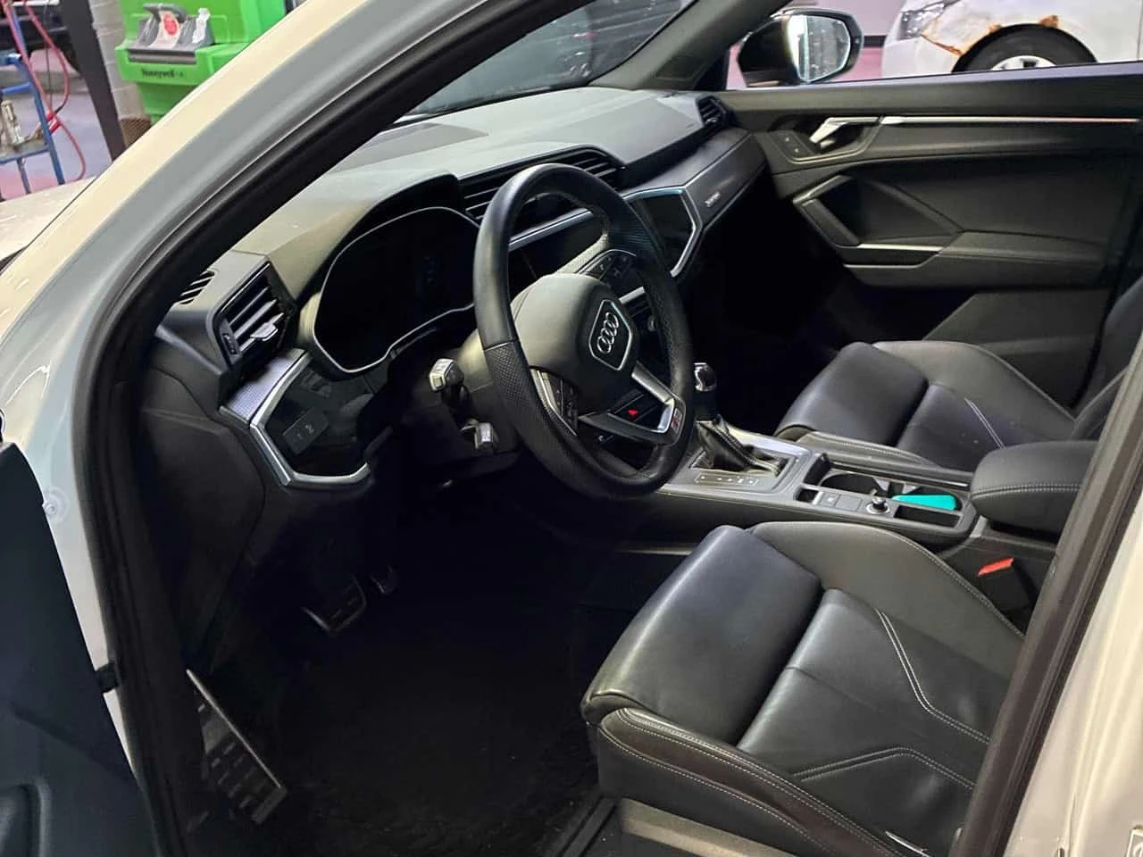 Audi Q3 * Progressiv * CARFAX * ��� ������������ ������ | Mobile.bg � ����������� 5