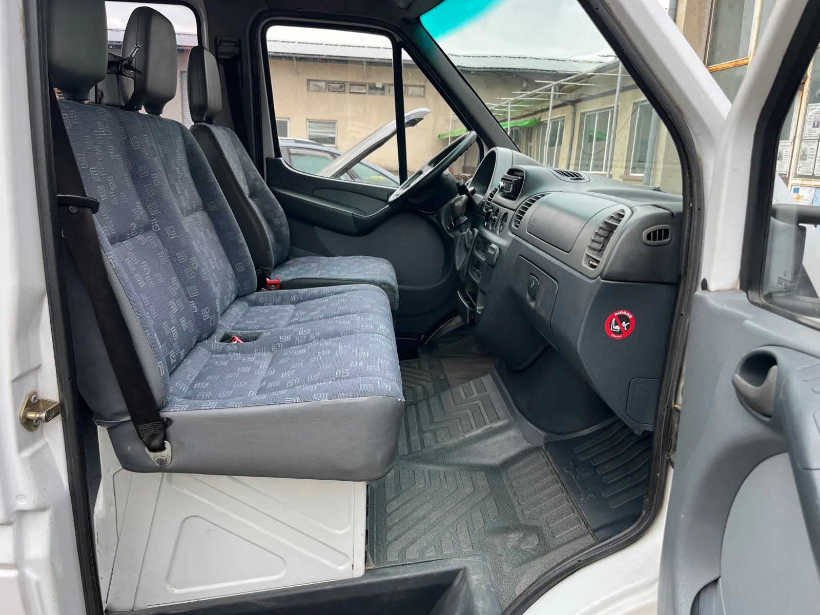 Mercedes-Benz Sprinter 213 Климатик, 9 места, дълга база - изображение 9