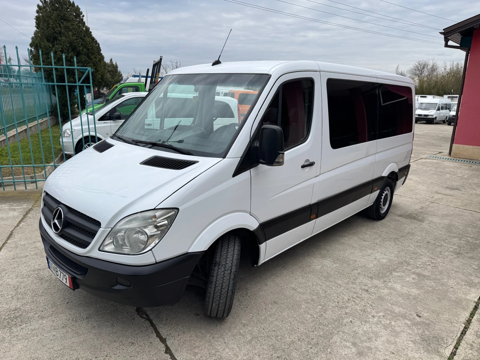 Mercedes-Benz Sprinter 311 2.2CDI* Климатик+ Печка* 8+ 1 места - изображение 4