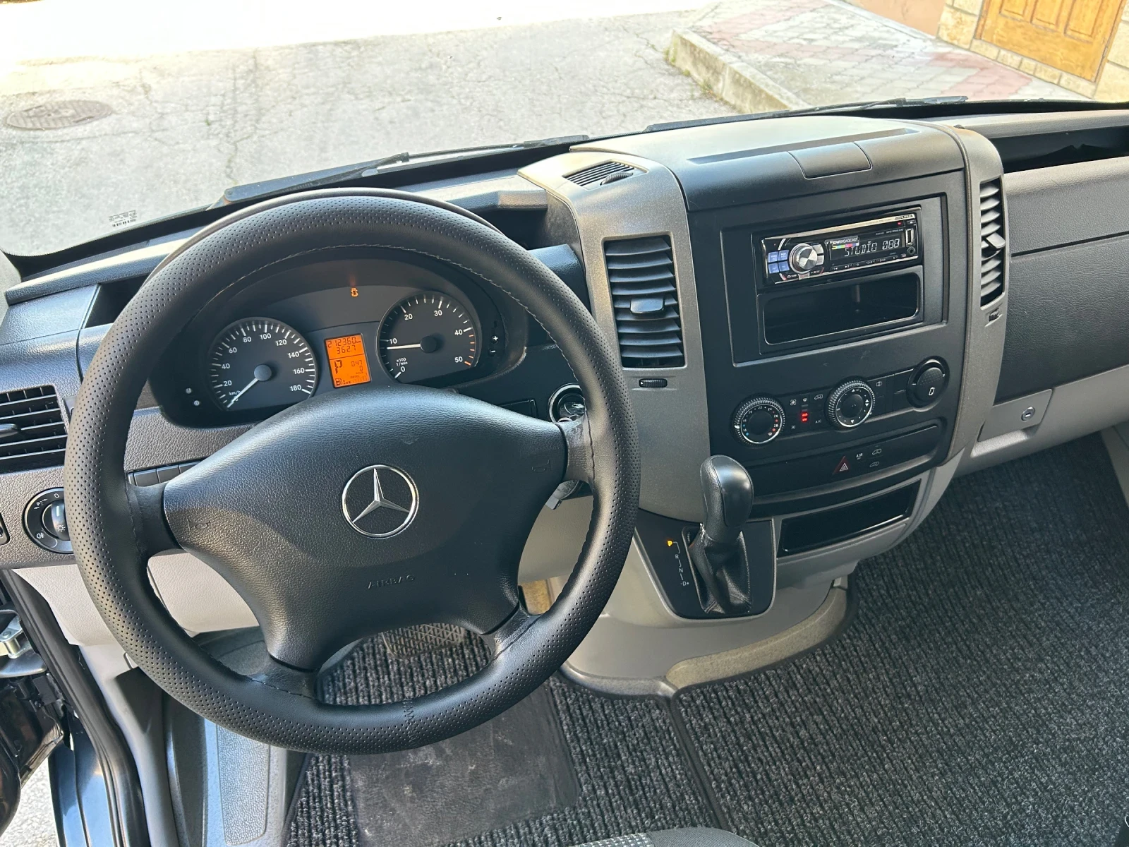 Mercedes-Benz Sprinter 2.2CDI* КЛИМА* АВТОМАТИК* , снимка 9 - Бусове и автобуси - 55862919