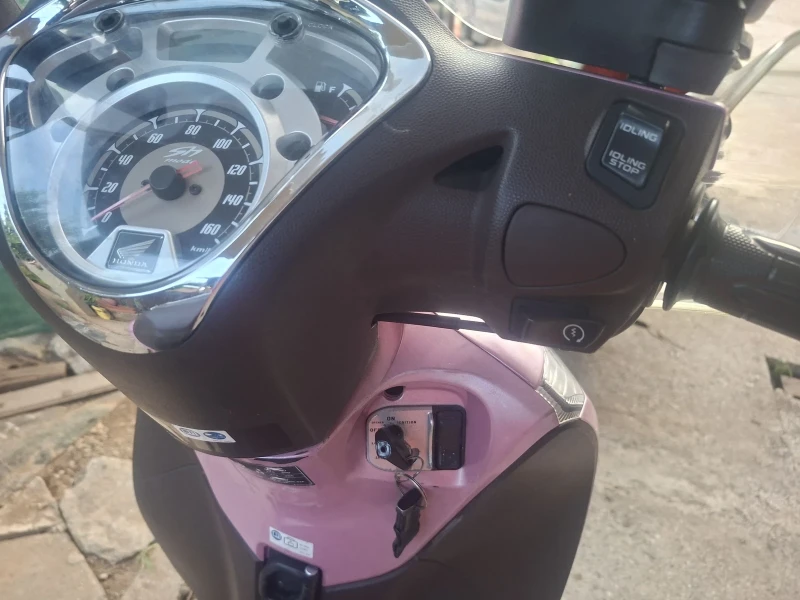 Honda Sh Sh MODE 125i Става за A1 много лек и пъргав.  Уник, снимка 2 - Мотоциклети и мототехника - 50954989