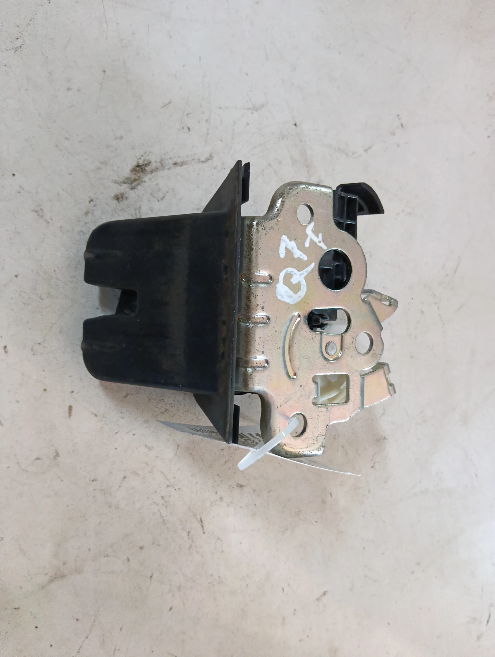 брава заден капак 4f9827505 Audi Q7