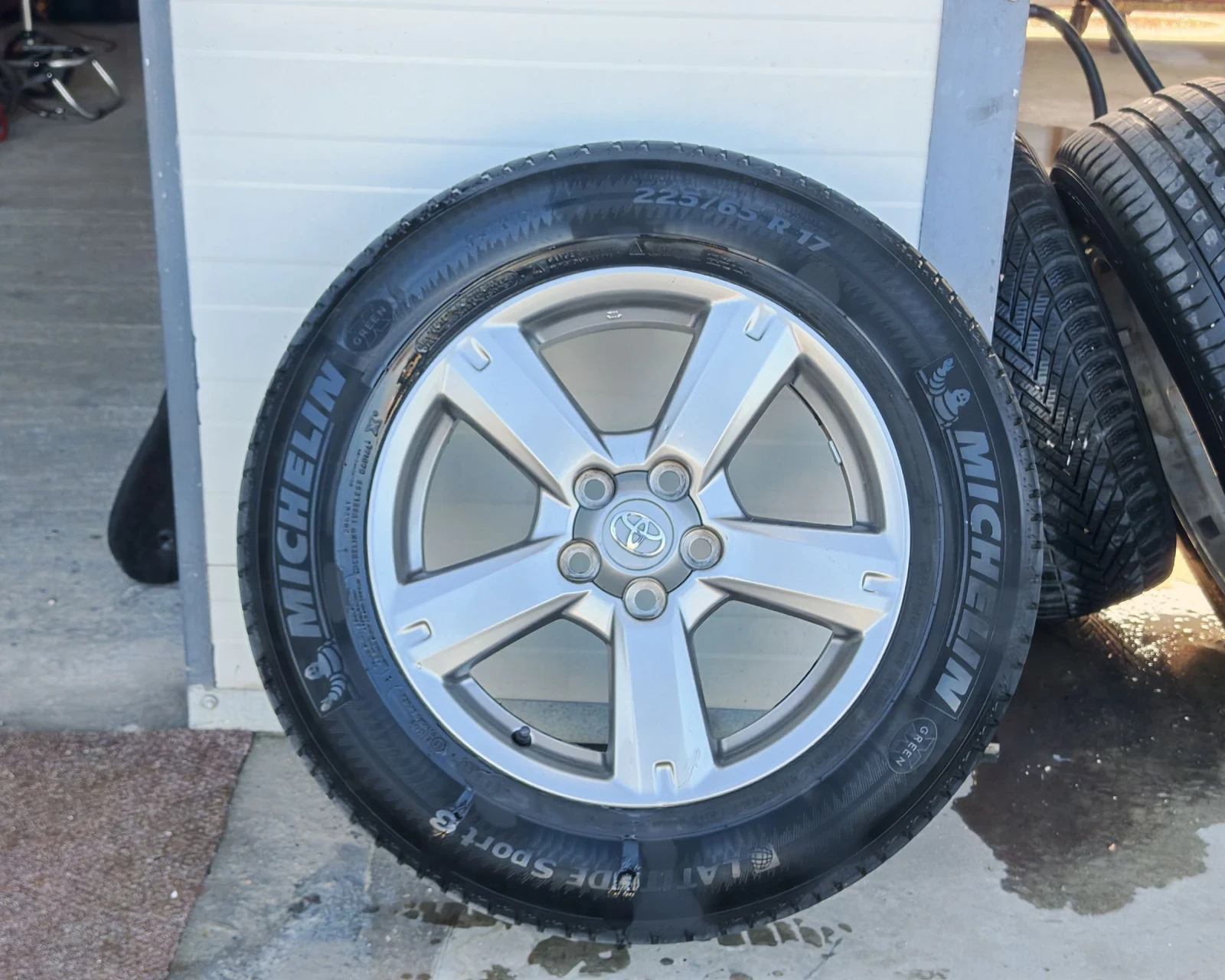    225/65R17  Toyota | Mobile.bg   2