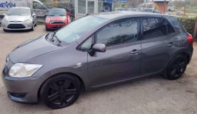 ������ Toyota Auris