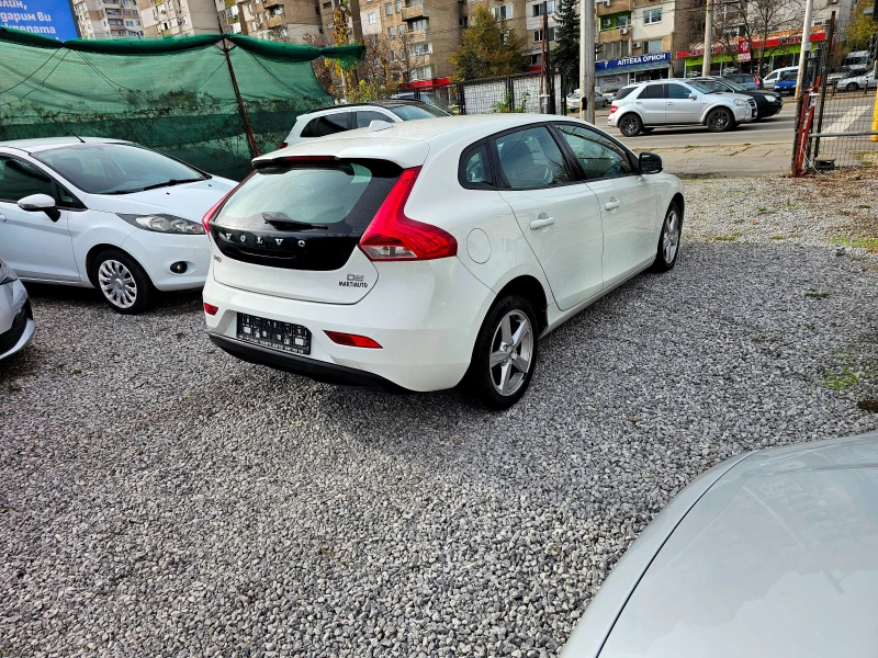 Volvo V40 D2-120kc, снимка 4 - Автомобили и джипове - 40838073