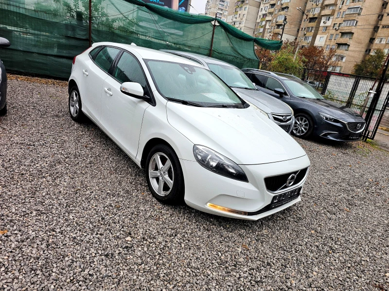 Volvo V40 D2-120kc, снимка 1 - Автомобили и джипове - 40838073