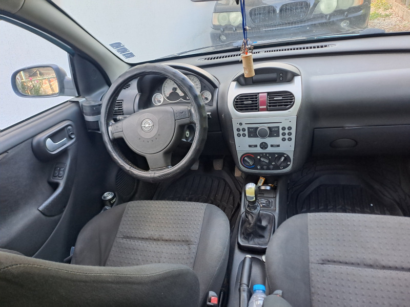 Opel Corsa, снимка 1 - Автомобили и джипове - 46070655