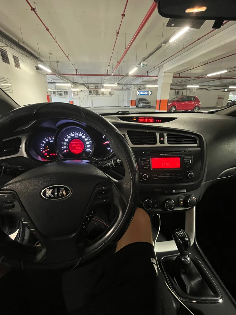 Kia Ceed, снимка 13 - Автомобили и джипове - 47183386