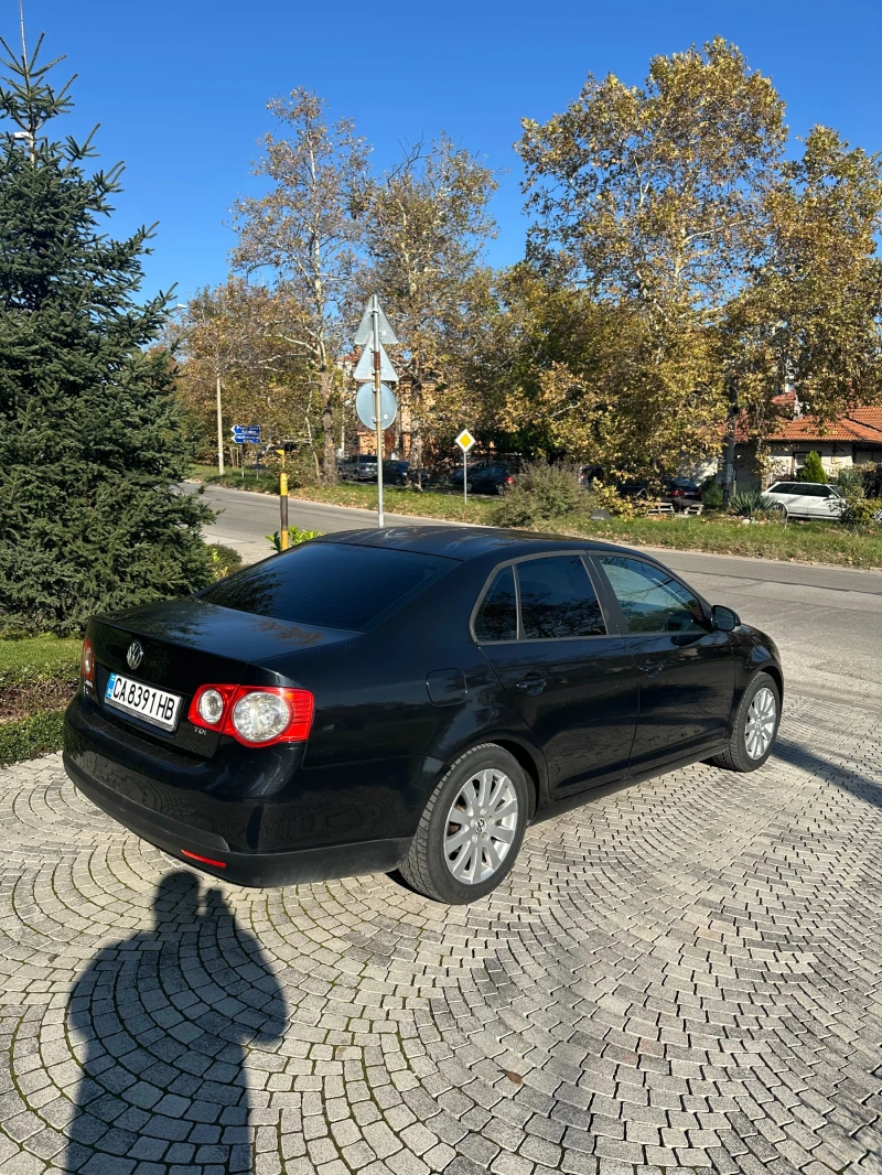 VW Jetta V 1.9TDI 105hp, снимка 4 - Автомобили и джипове - 47724791