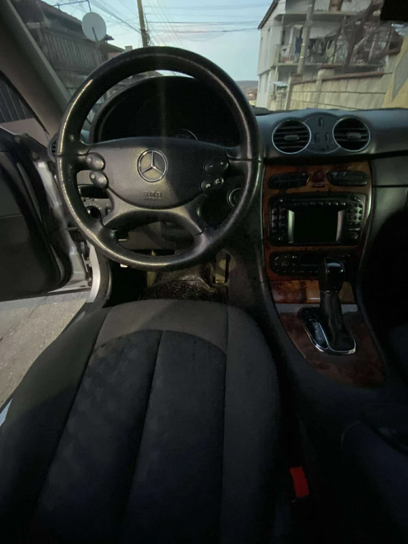 Mercedes-Benz CLK 270, снимка 8 - Автомобили и джипове - 48520914