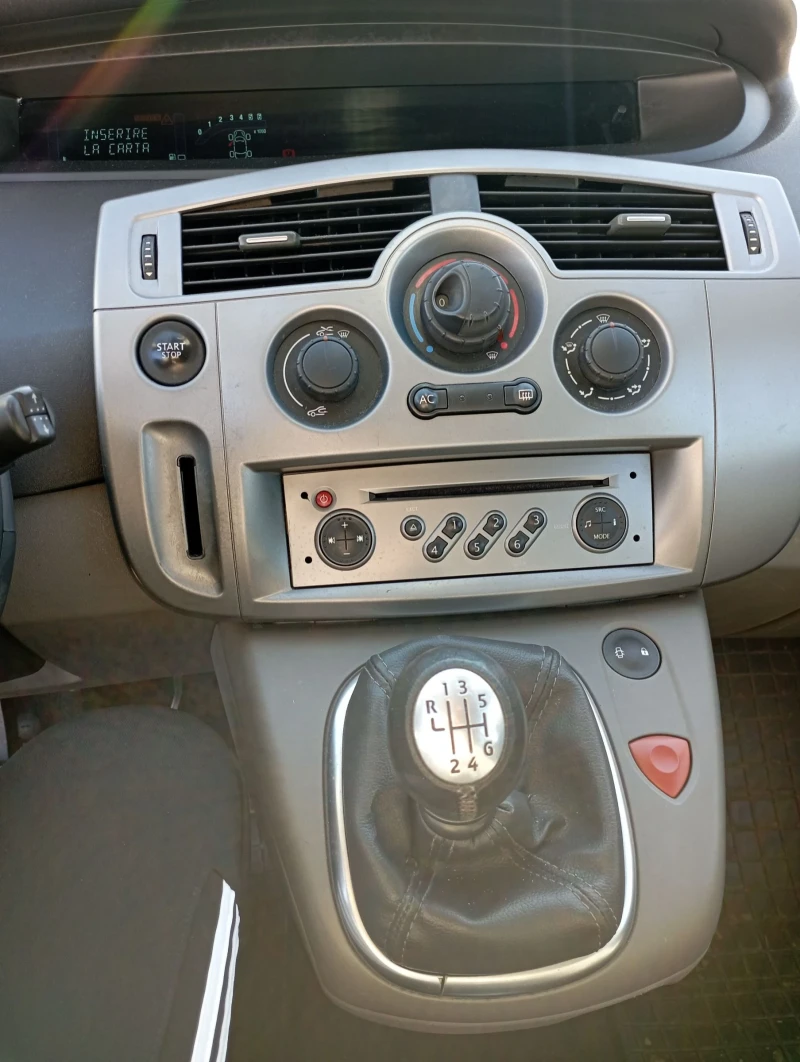 Renault Scenic, снимка 6 - Автомобили и джипове - 48826176