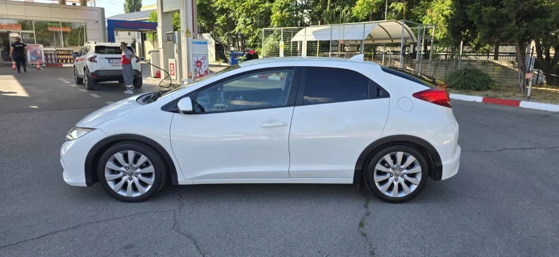 Honda Civic, снимка 2 - Автомобили и джипове - 51351757