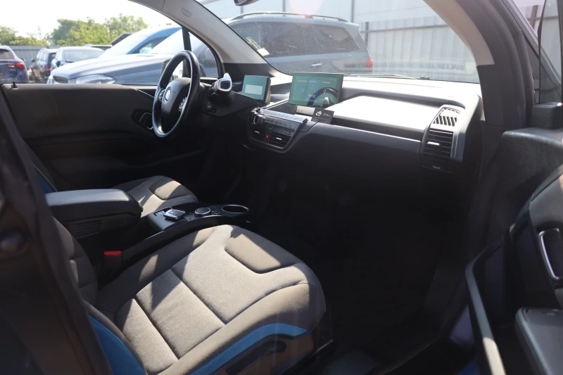 BMW i3 120Ah LED NAVI PRO StzH KAM Wärmepumpe#iCarbg, снимка 8 - Автомобили и джипове - 51770881