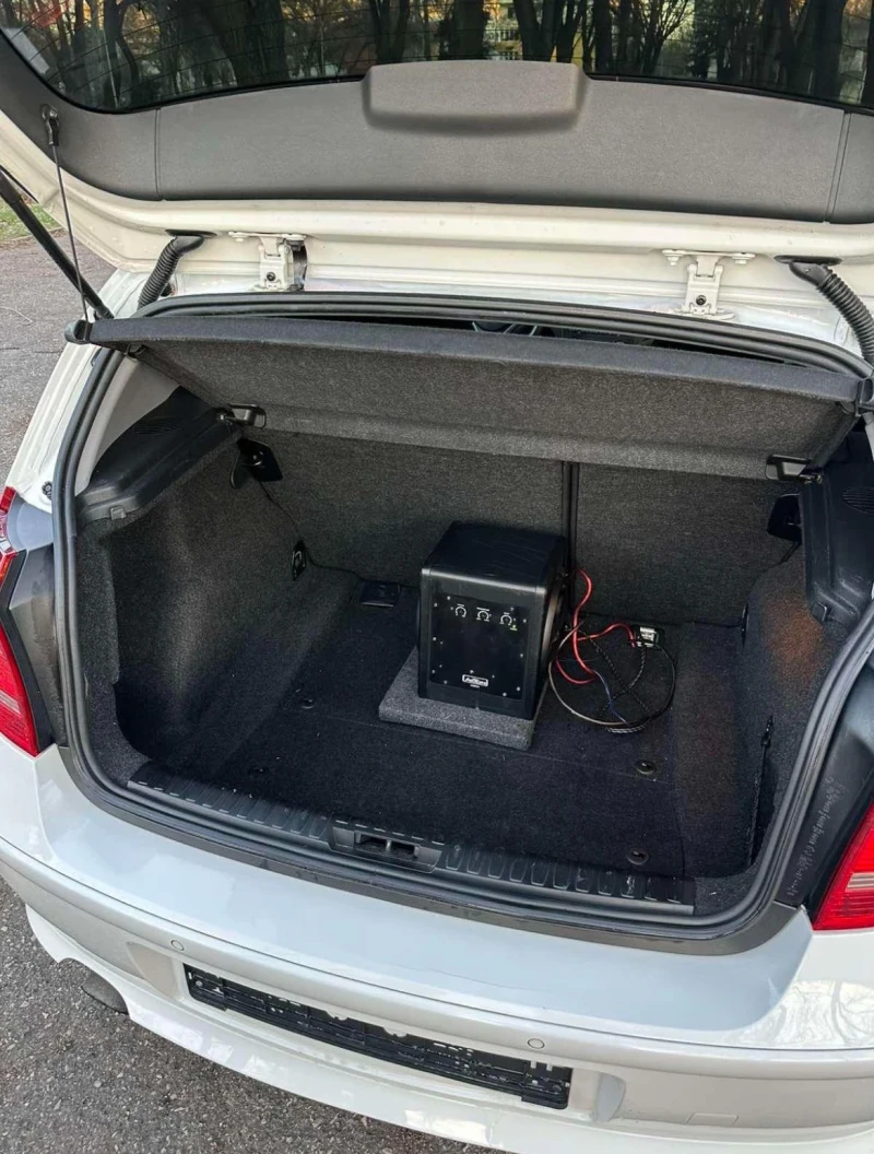 BMW 118 * НАПЪЛНО ОБСЛУЖЕН* M-TECHNIC* ТОП* FACELIFT* , снимка 6 - Автомобили и джипове - 52478032