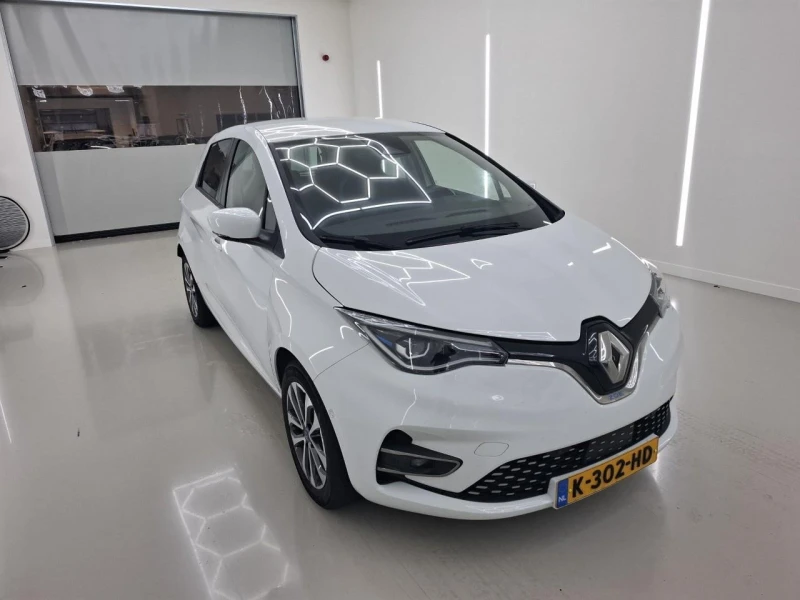 Renault Zoe R135 Intense CCS 52kw 100%SoH Гаранция Термопомпа, снимка 3 - Автомобили и джипове - 52522890