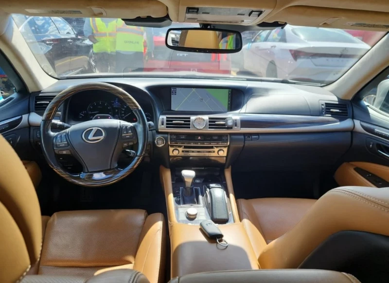 Lexus LS 460 LONG * * CARFAX * * АВТО КРЕДИТ * * , снимка 5 - Автомобили и джипове - 52787812