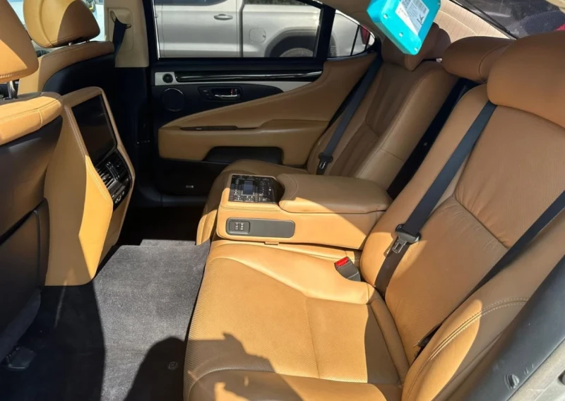 Lexus LS 460 LONG * * CARFAX * * АВТО КРЕДИТ * * , снимка 8 - Автомобили и джипове - 52787812