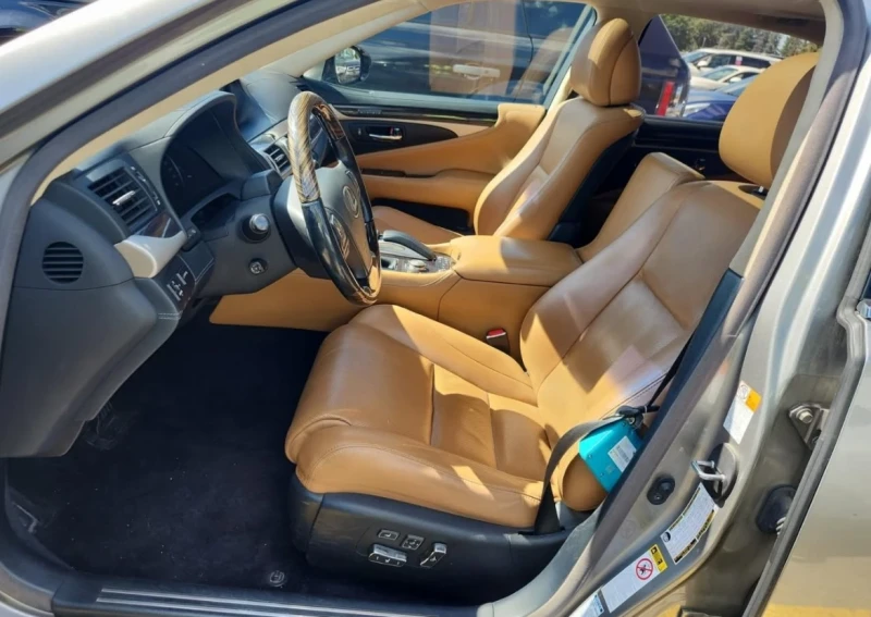 Lexus LS 460 LONG * * CARFAX * * АВТО КРЕДИТ * * , снимка 4 - Автомобили и джипове - 52787812