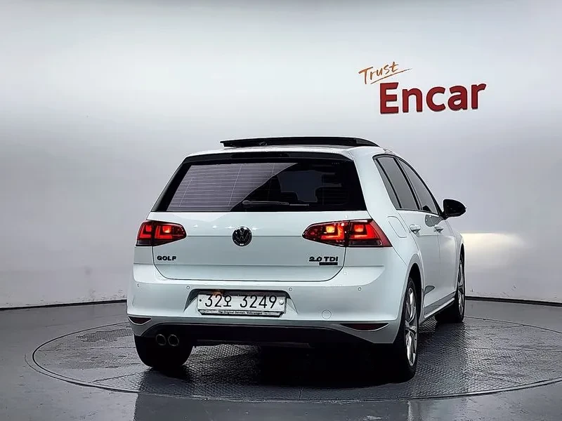 VW Golf 2.0 TDI, снимка 4 - Автомобили и джипове - 54302717