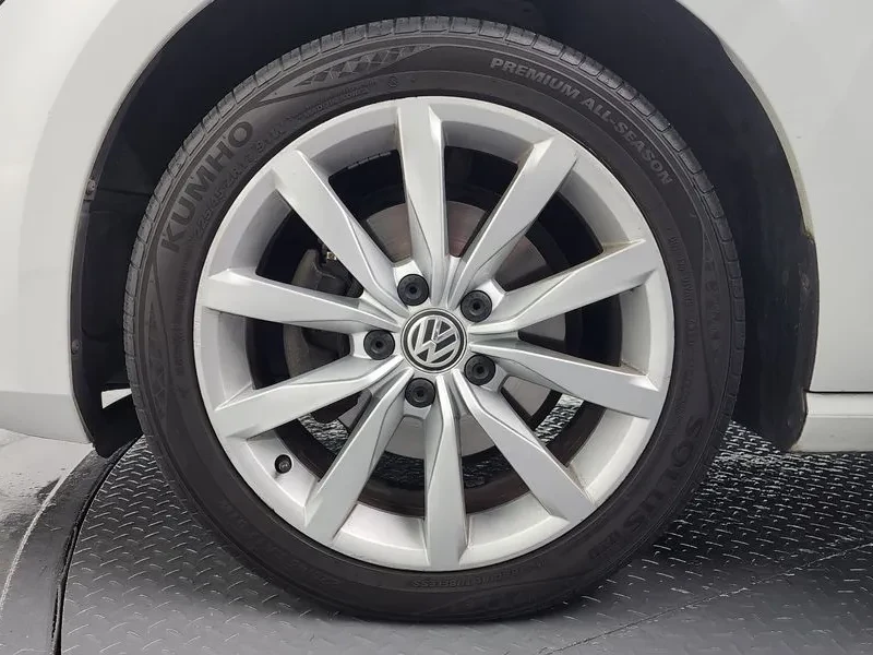 VW Golf 2.0 TDI, снимка 5 - Автомобили и джипове - 54302717
