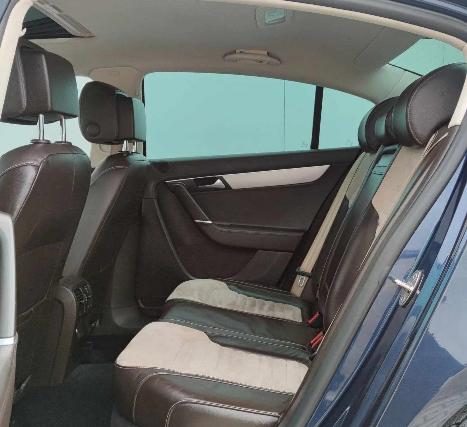 VW Passat 2.0TDI* 140к.с* Highline* DSG* NAVI* LED*  | Mobile.bg — изображение 15