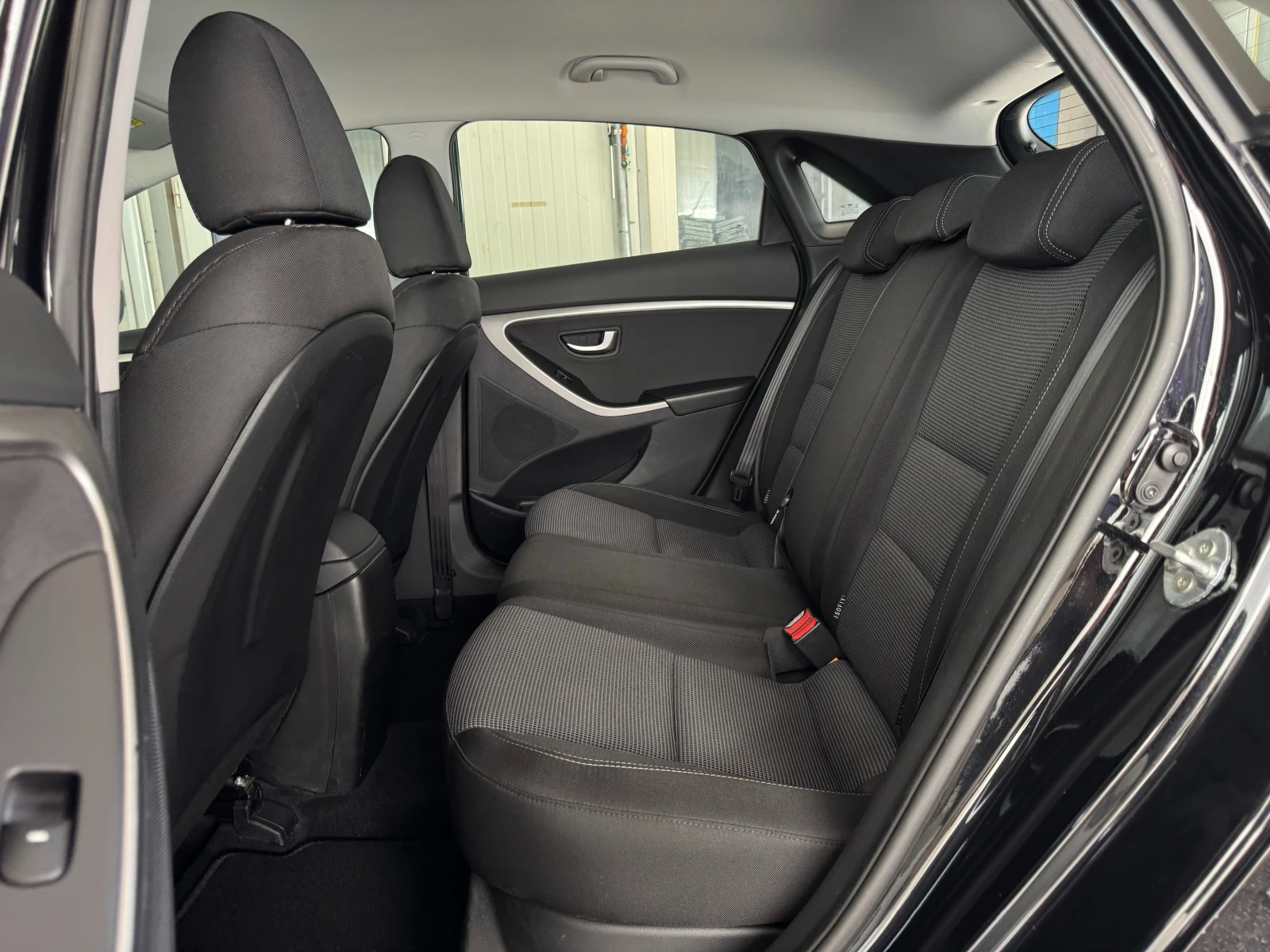 Hyundai I30 1.4I* 81.100км* СЕРВИЗНА КНИЖКА С ПЪЛНА ИСТОРИЯ - изображение 9