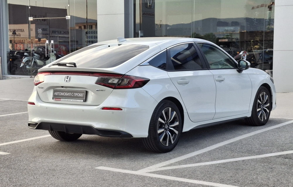 Honda Civic 2.0 i-MMD Hybrid Elegance, снимка 6 - Автомобили и джипове - 51847830