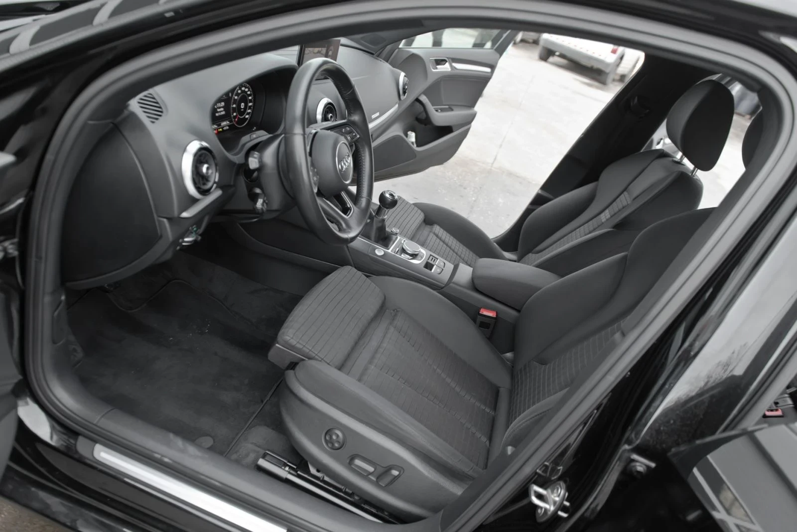 Audi A3 2.0 TDI FULL Sline - изображение 8