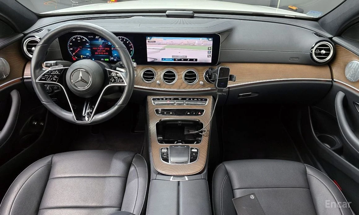 Mercedes-Benz E 300  - изображение 7