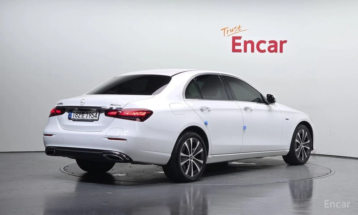 Mercedes-Benz E 300  - изображение 2