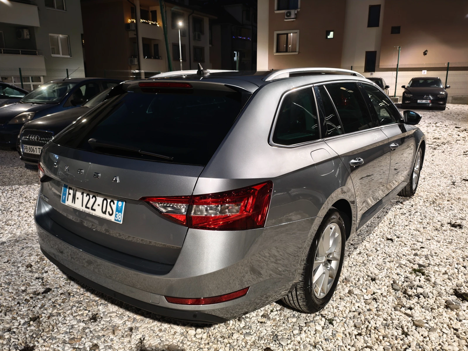 Skoda Superb 2.0 Tdi DSG Style - изображение 5
