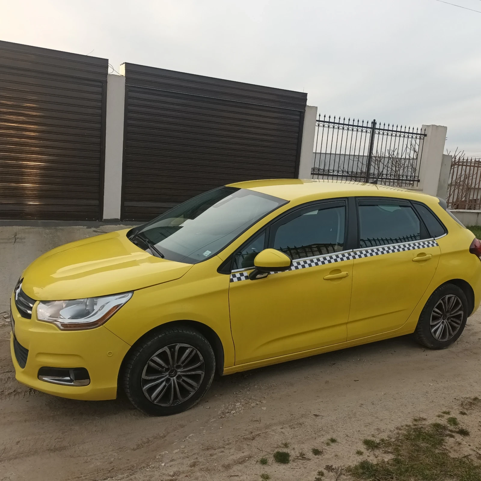 Citroen C4, снимка 2 - Автомобили и джипове - 53221840