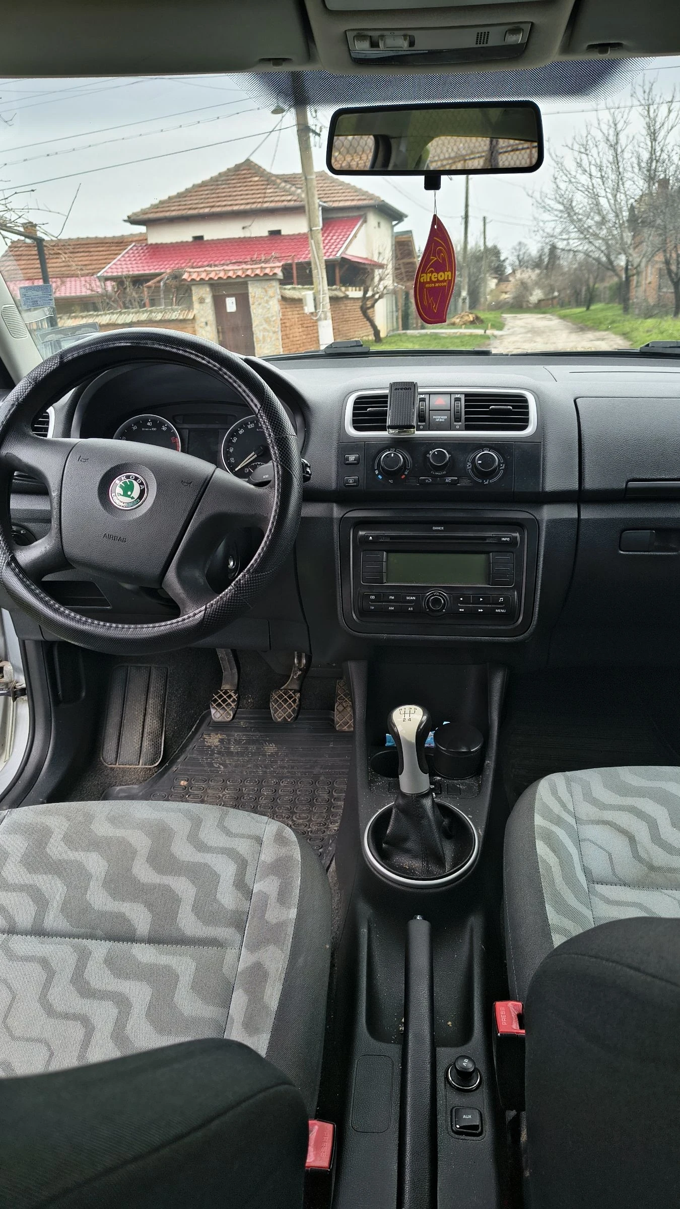 Skoda Fabia, снимка 3 - Автомобили и джипове - 54034225