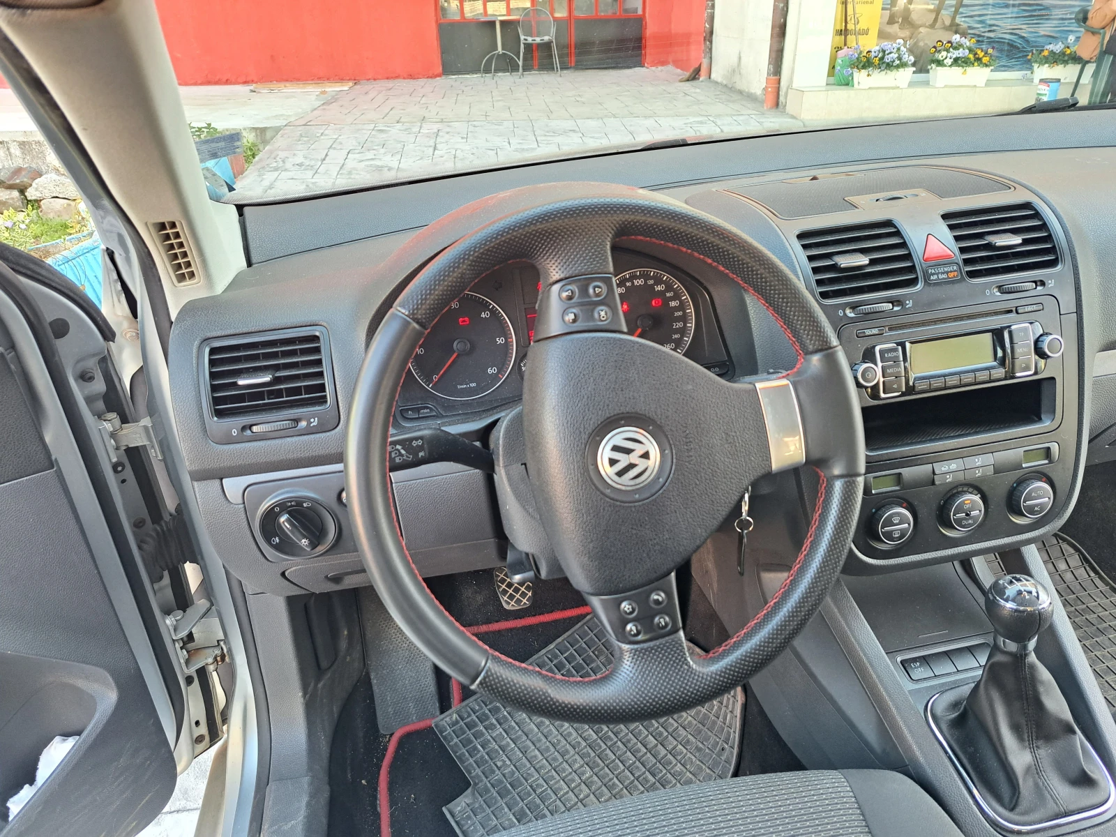 VW Golf 1.9, снимка 6 - Автомобили и джипове - 54108686