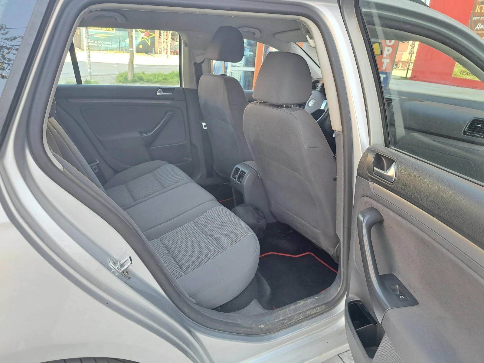 VW Golf 1.9, снимка 8 - Автомобили и джипове - 54108686