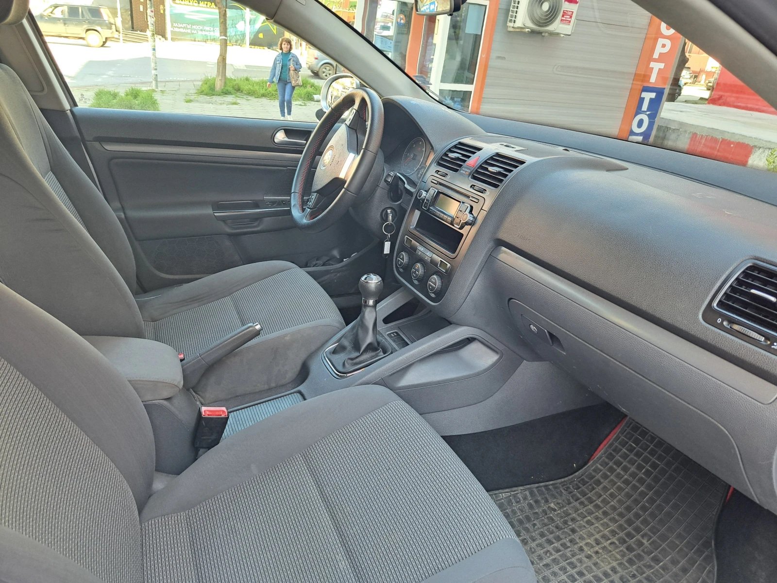 VW Golf 1.9, снимка 5 - Автомобили и джипове - 54108686