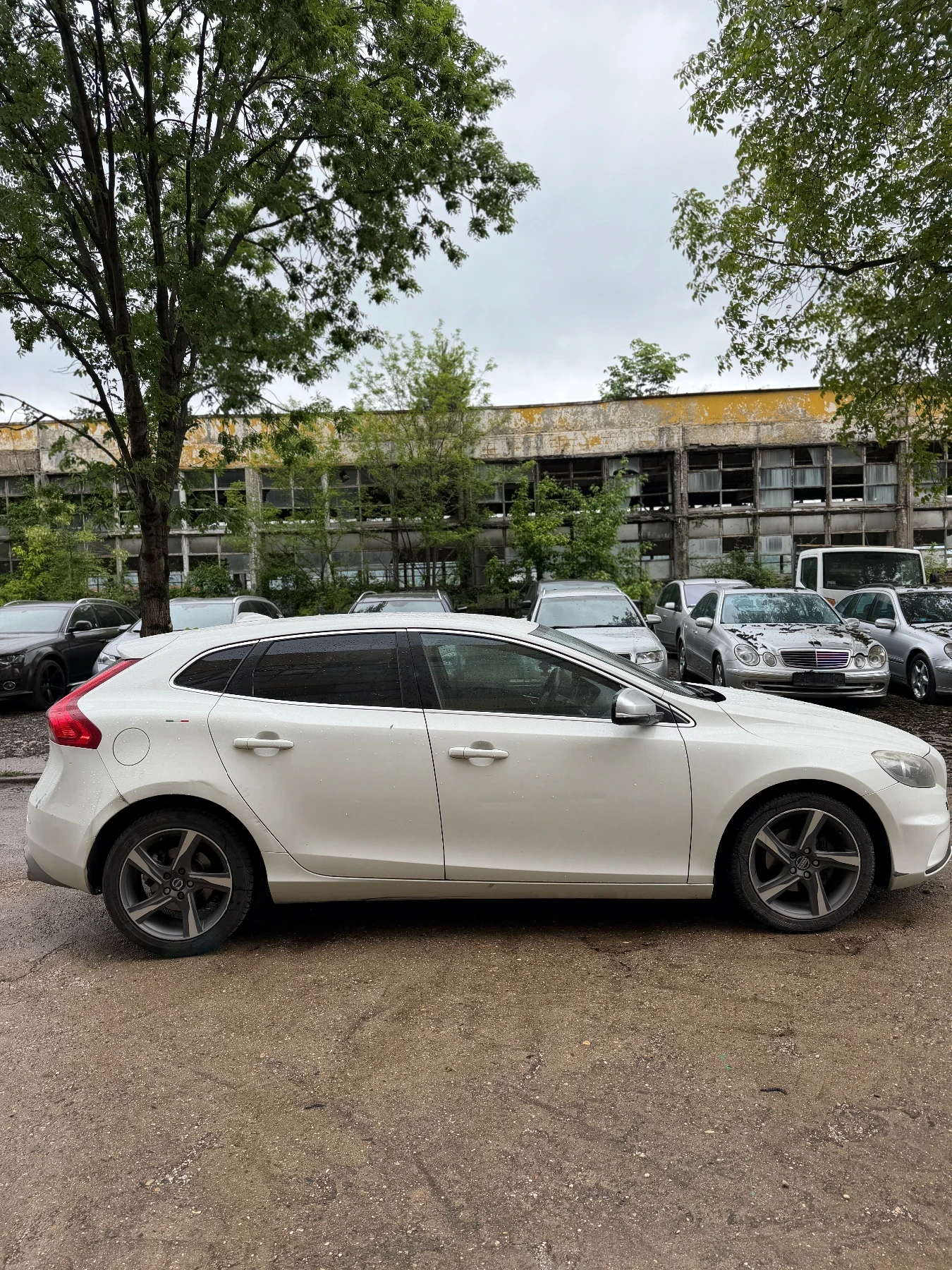 Volvo V40 R Design, снимка 3 - Автомобили и джипове - 54486763