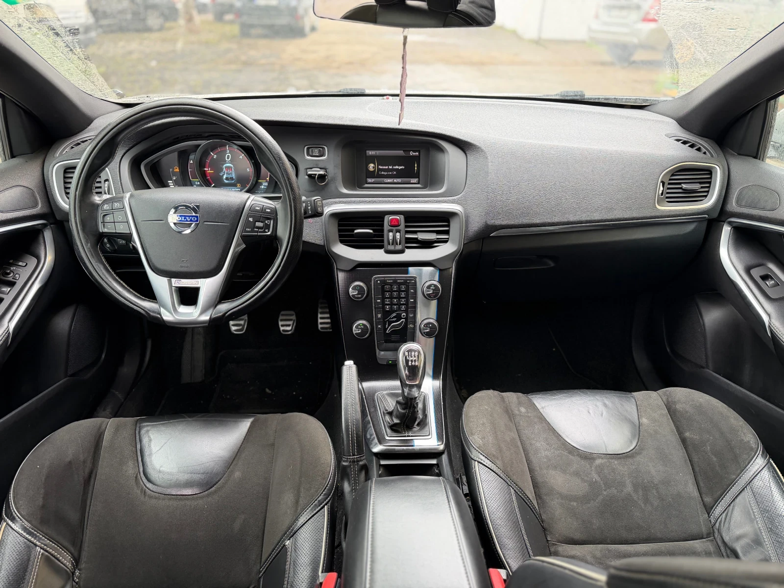 Volvo V40 R Design, снимка 9 - Автомобили и джипове - 54486763