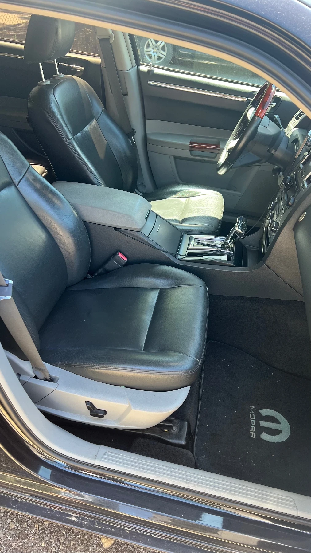 Chrysler 300c, снимка 14 - Автомобили и джипове - 54510028