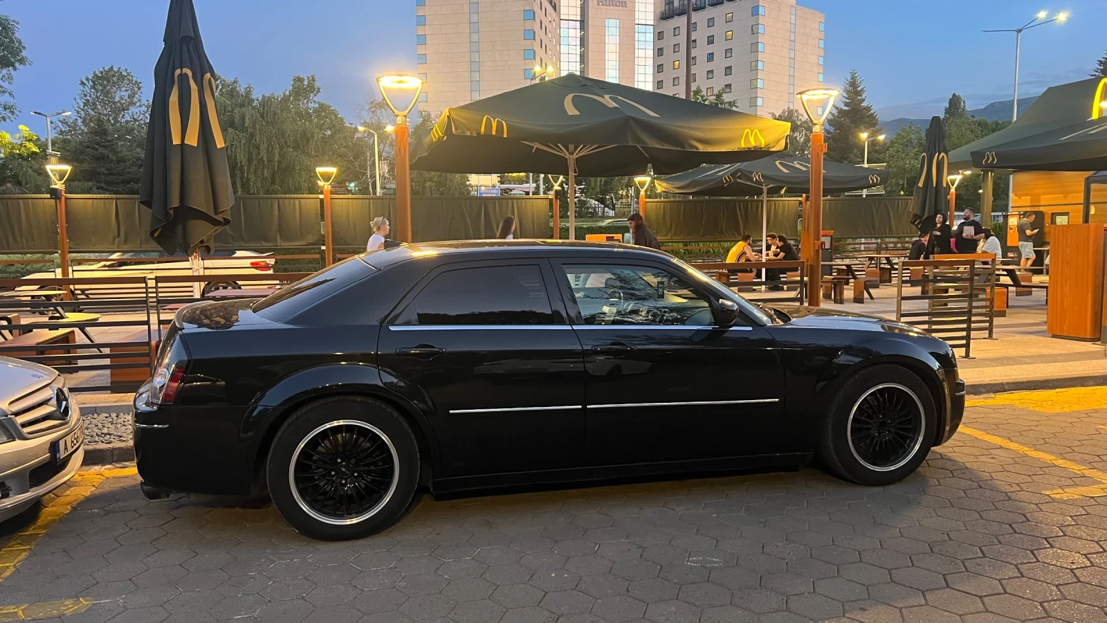 Chrysler 300c, снимка 12 - Автомобили и джипове - 54510028