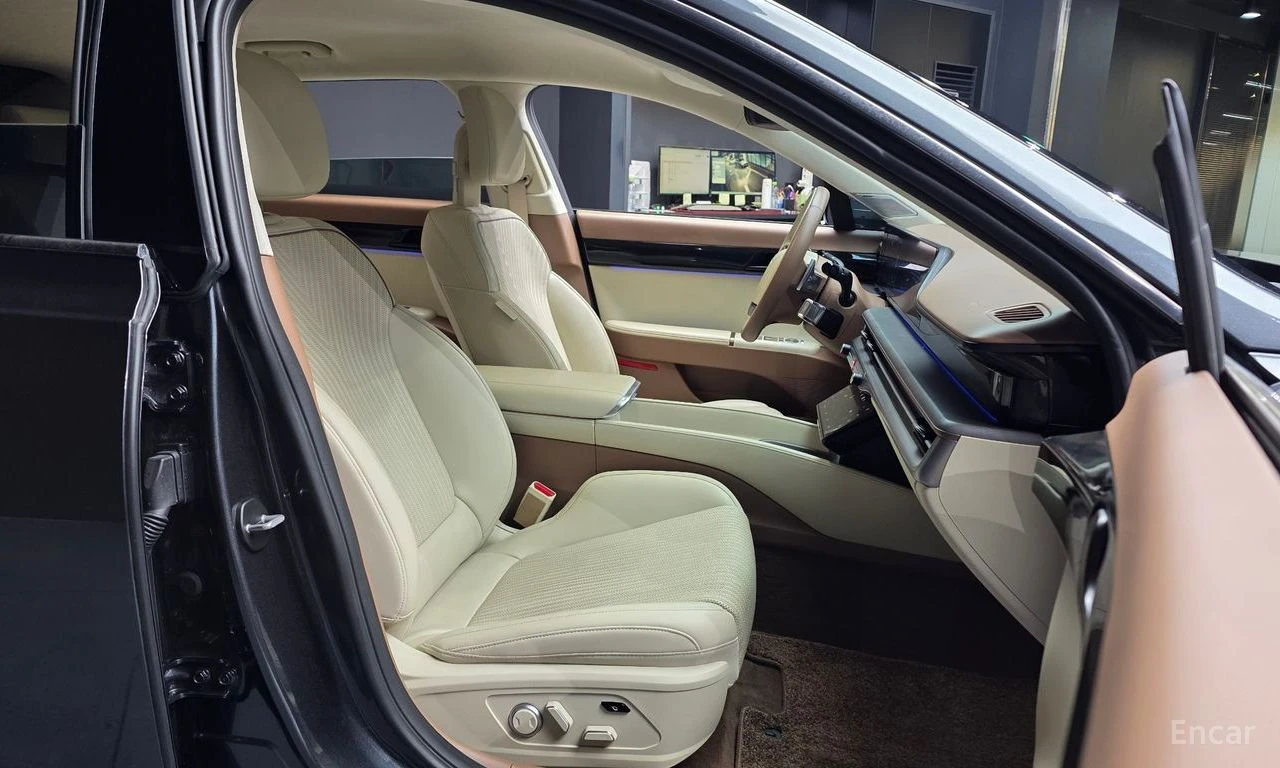 Hyundai Grandeur 3.5* CALLIGRAPHY* HEAD-UP* DISTRONIC* 360* ОБДУХ, снимка 9 - Автомобили и джипове - 54741428