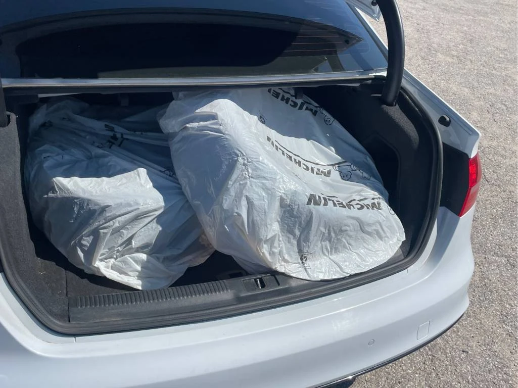 Audi A4 | CARFAX | ПОДГРЕВ | ШИБИДАХ | , снимка 9 - Автомобили и джипове - 55145674